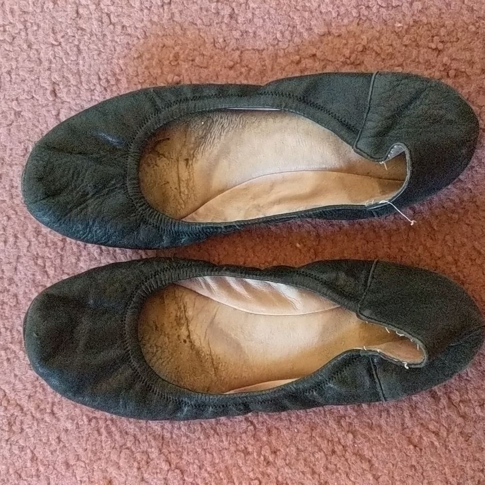 Vince Camuto Ellen Flats